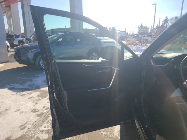 Used 2024 Toyota RAV4 Adventure image 17