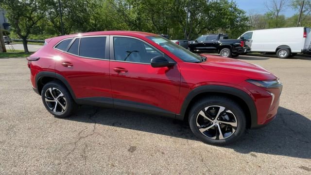 New 2026 Chevrolet Trax RS w/ Driver Confidence Package FWD image 3