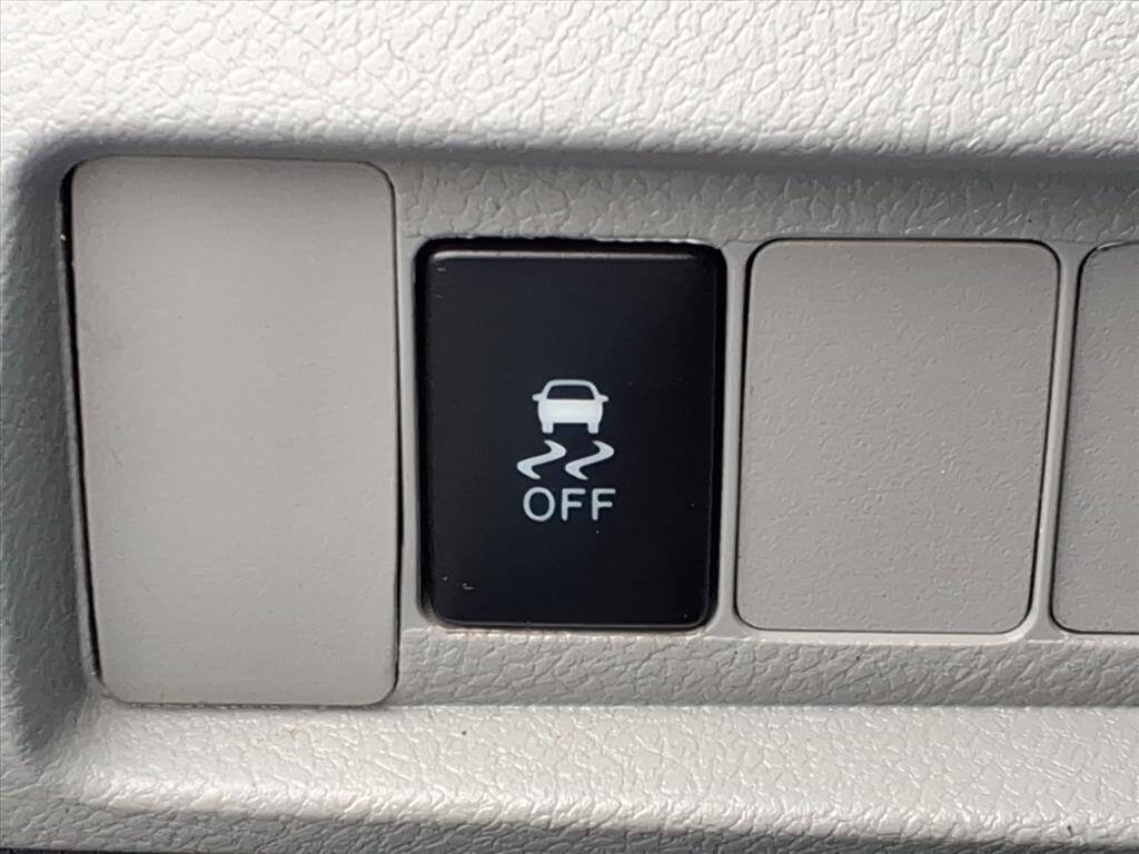 Used 2017 Toyota Sienna LE image 24