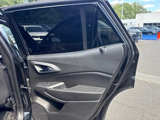 Used 2024 Chevrolet Trax RS FWD image 35