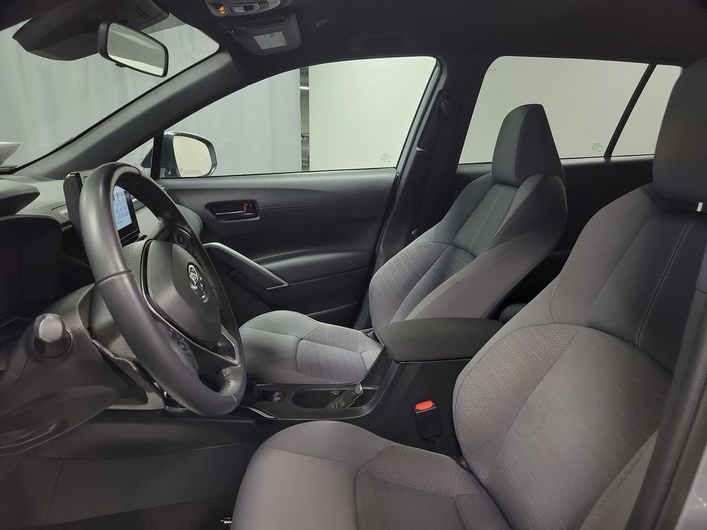 Used 2023 Toyota Corolla Cross SE image 12