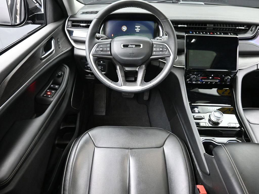 Used 2023 Jeep Grand Cherokee 4WD 4xe image 11