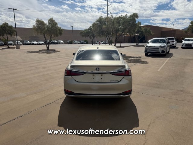 Used 2021 Lexus ES 300h w/ Accessory Package FWD image 4