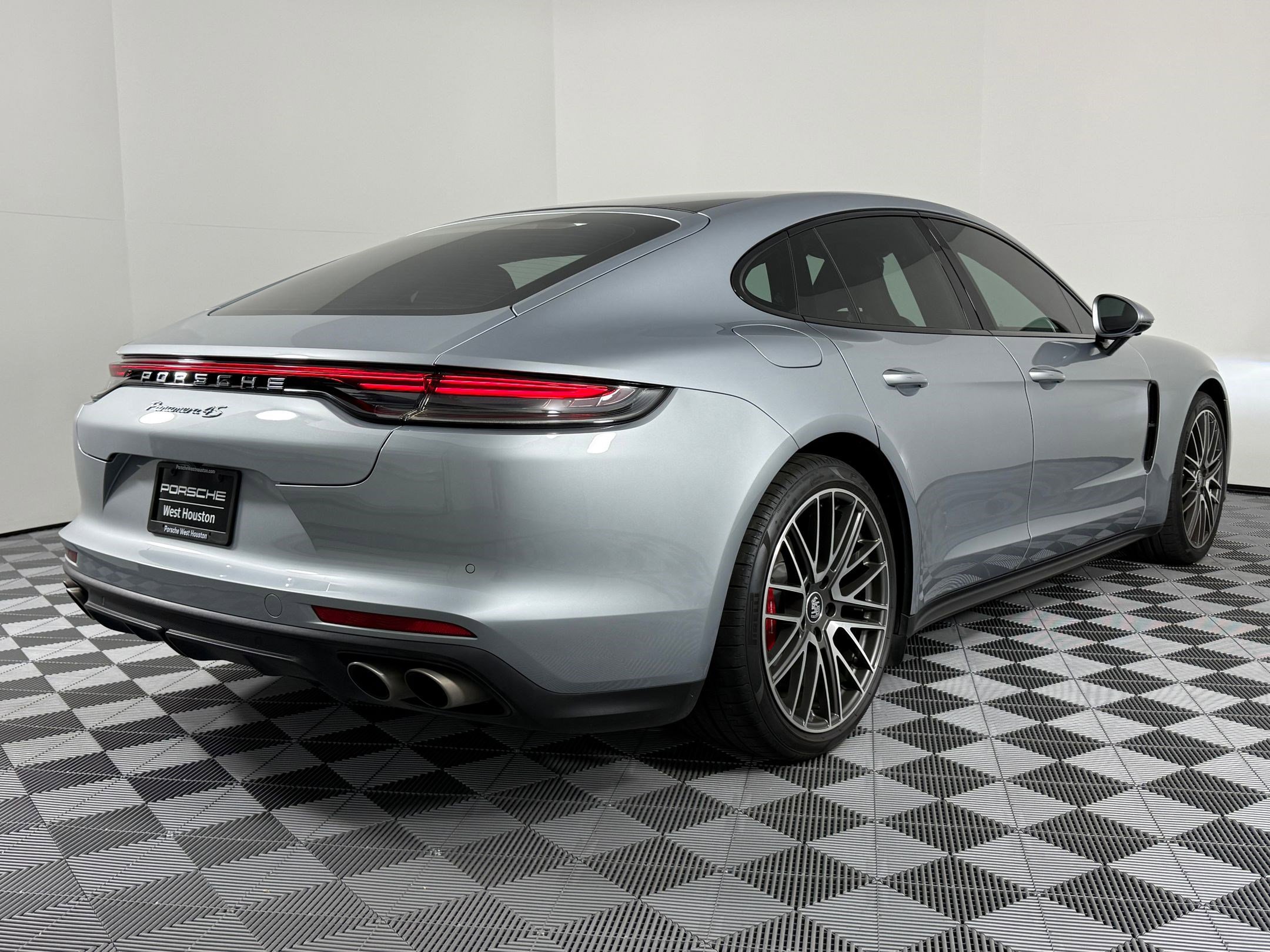 Used 2023 Porsche Panamera 4S image 9