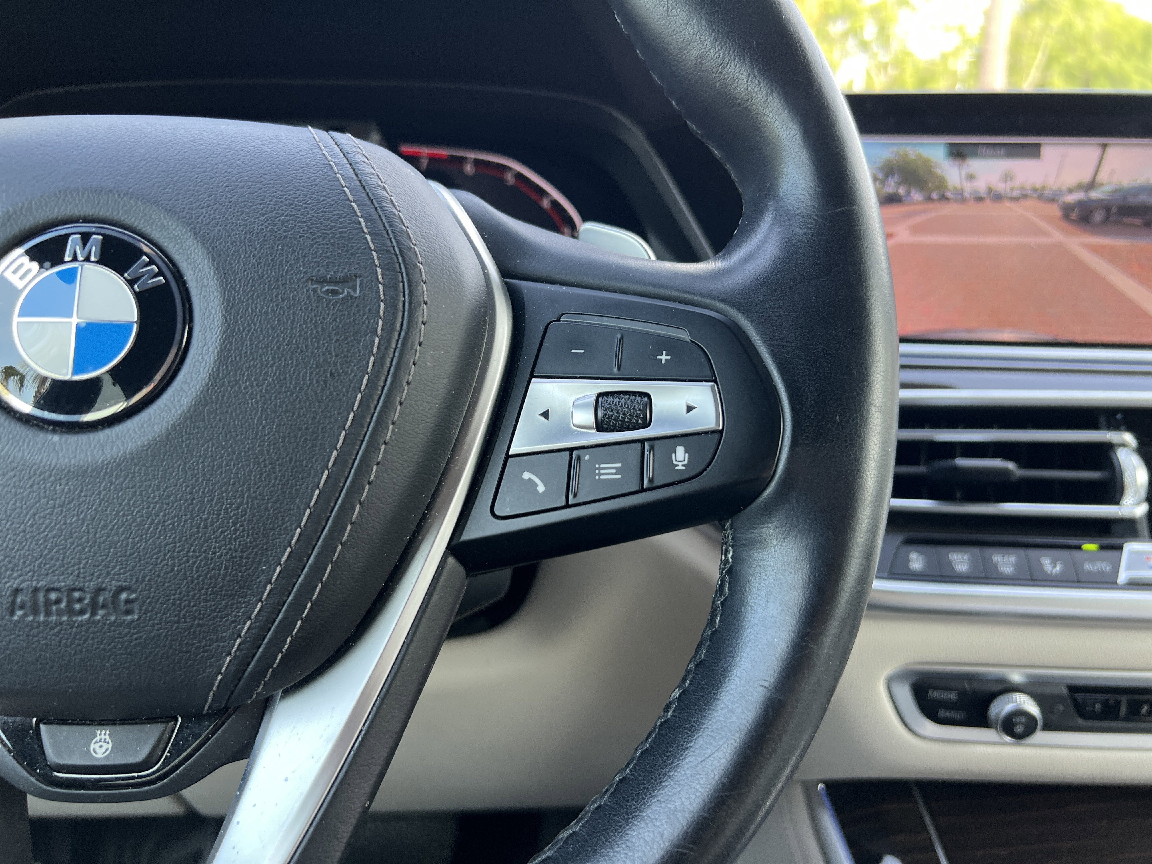Used 2019 BMW X5 xDrive40i w/ Executive Package AWD/4WD image 12