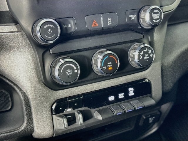Used 2024 RAM 2500 Tradesman w/ Chrome Appearance Group AWD/4WD image 16