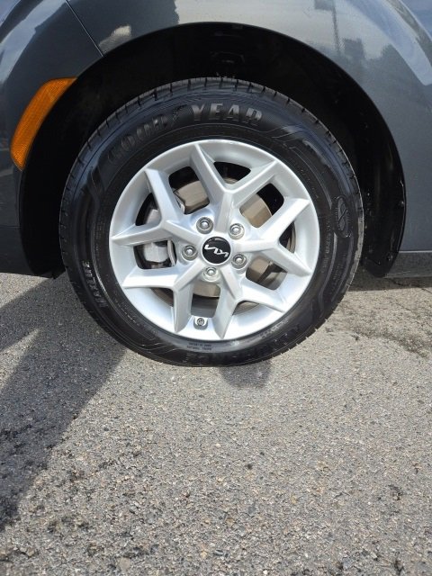 Certified 2023 Kia Soul S image 7