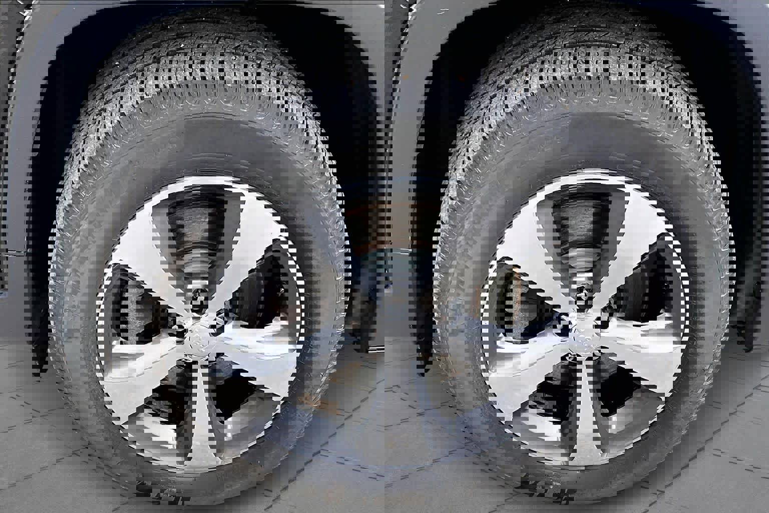 Used 2019 Jeep Cherokee Limited image 11