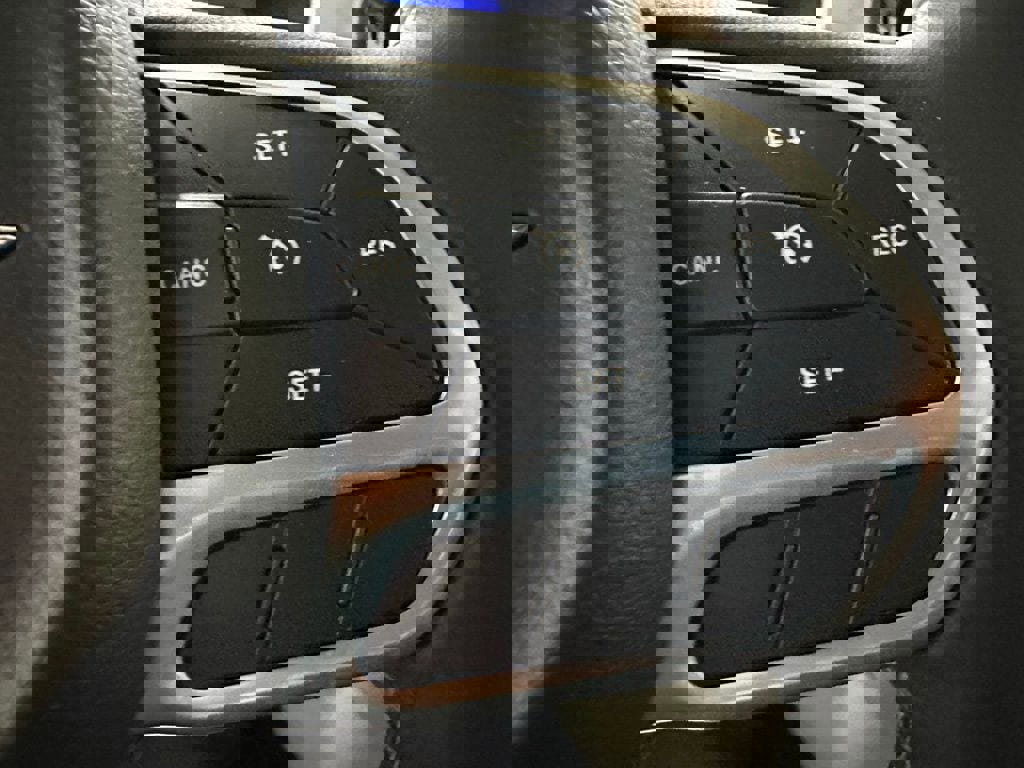 Used 2023 Chrysler Voyager LX image 20