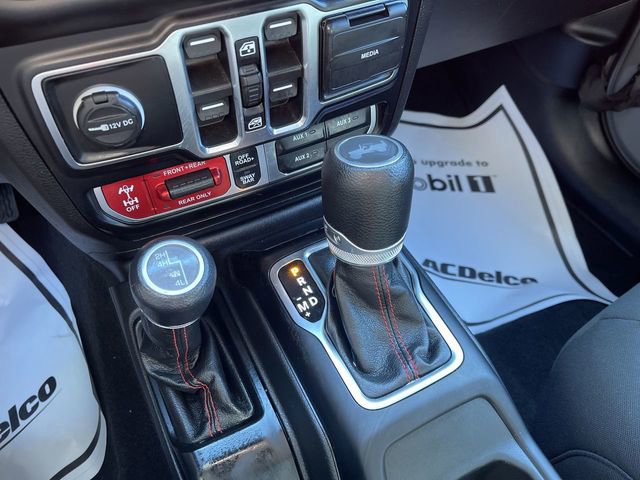 Used 2023 Jeep Wrangler Unlimited Rubicon w/ Cold Weather Group image 17