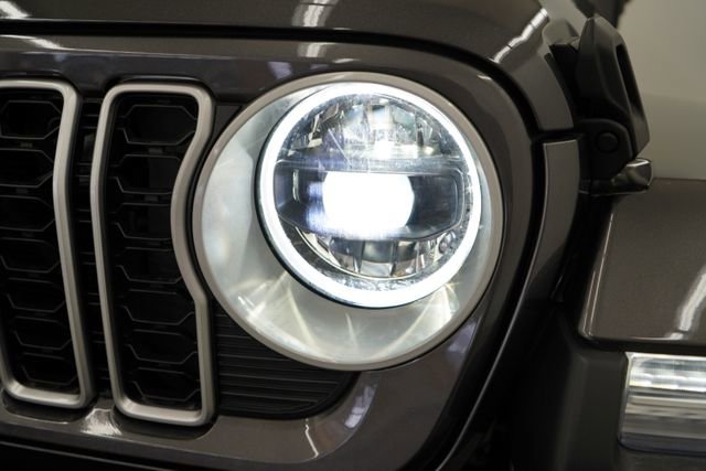 Used 2025 Jeep Wrangler Unlimited Sahara image 72