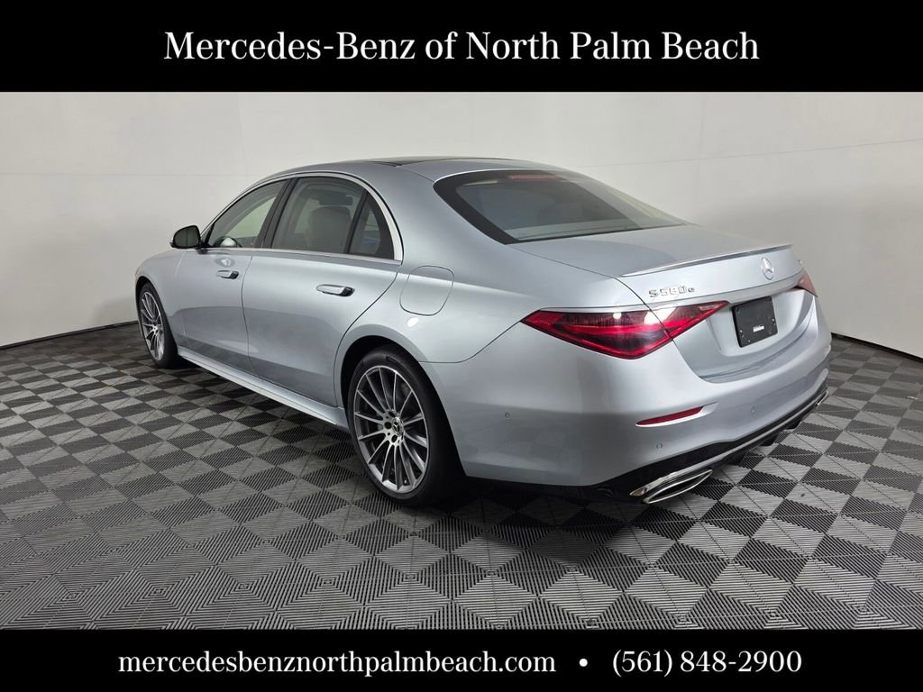 Used 2024 Mercedes-Benz S 580e 4MATIC Sedan image 4