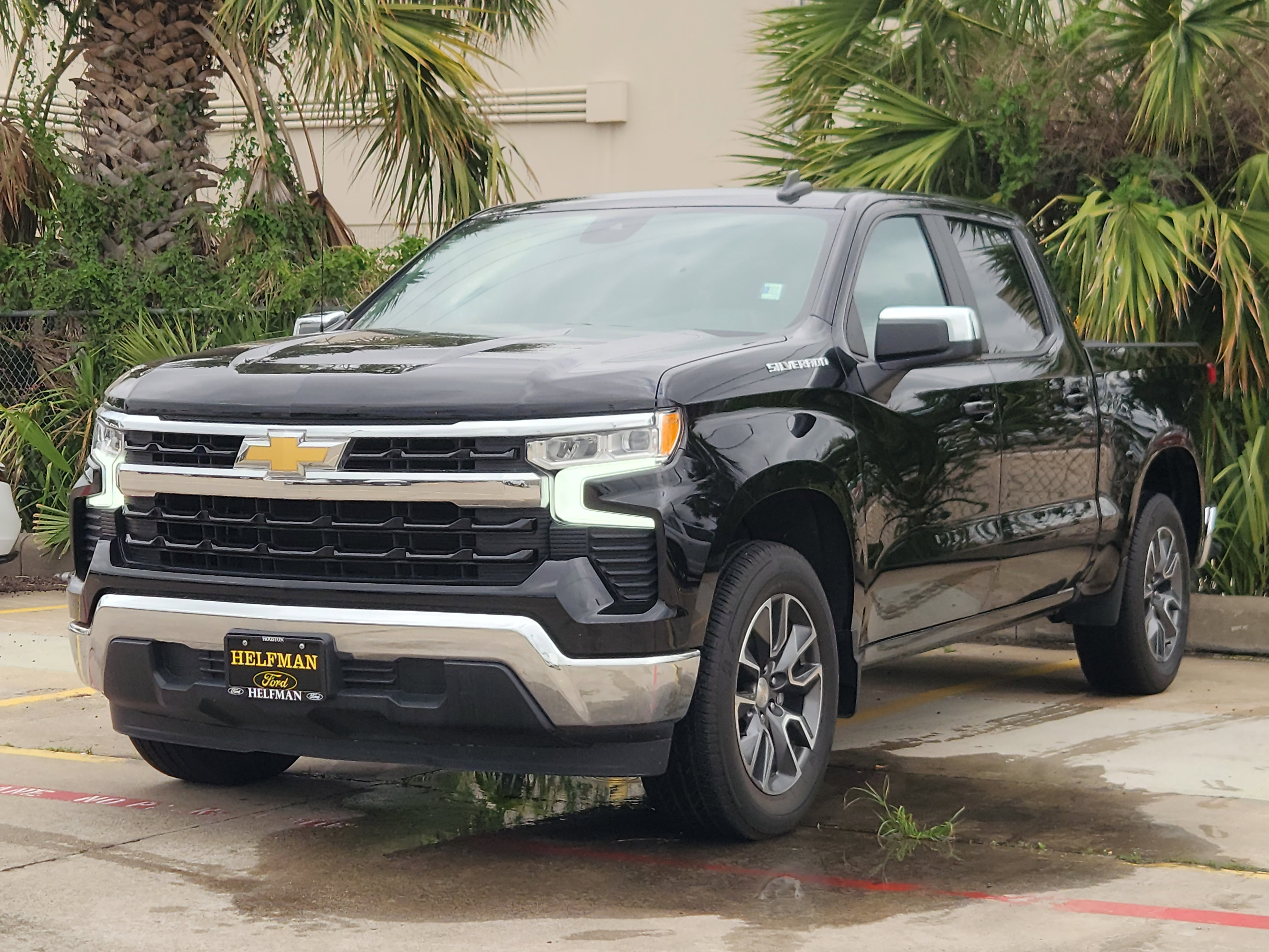 Used 2024 Chevrolet Silverado 1500 LT w/ Convenience Package II image 2
