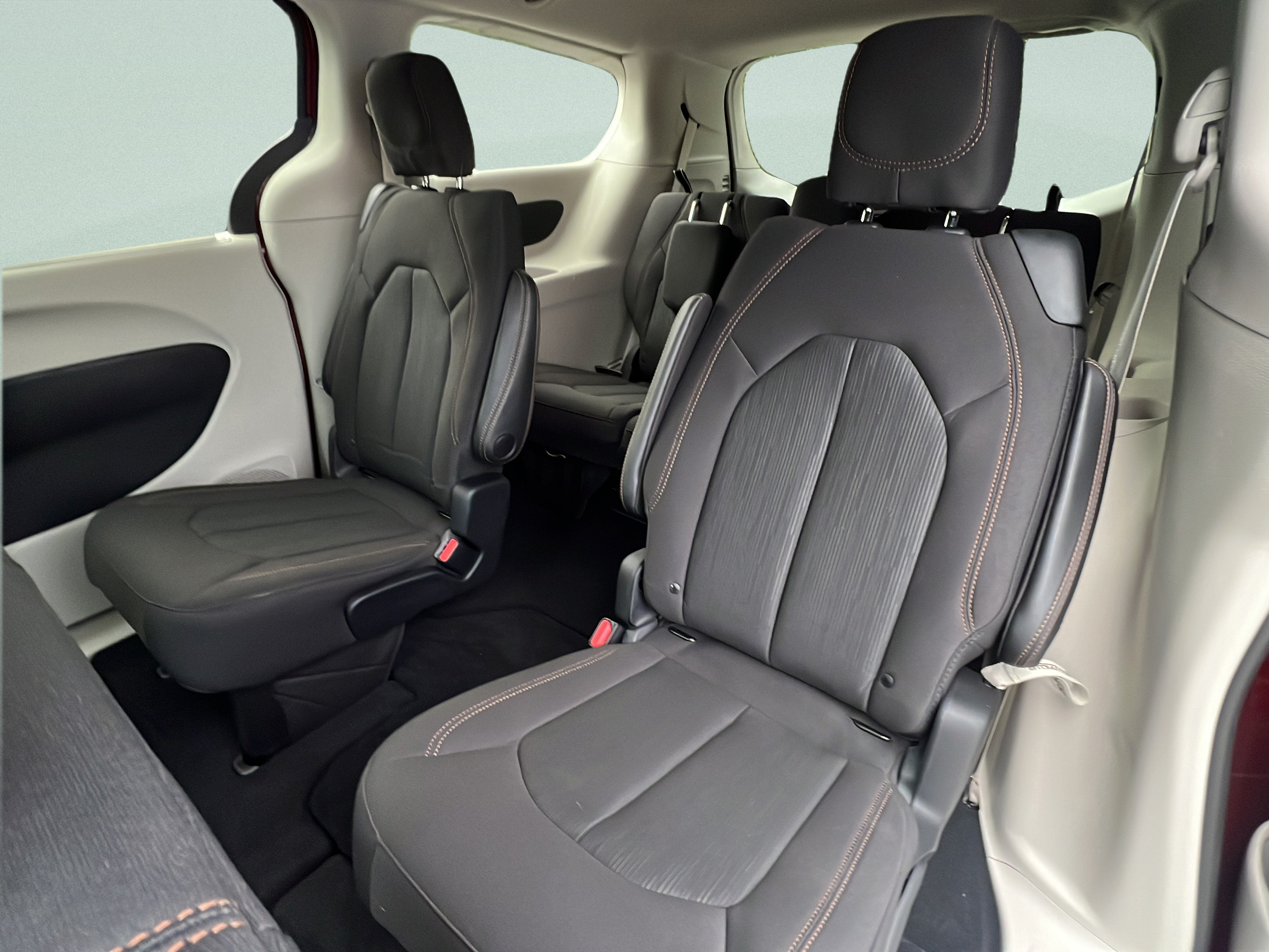 Used 2019 Chrysler Pacifica Touring Plus w/ Advanced Safetytec Group FWD image 10