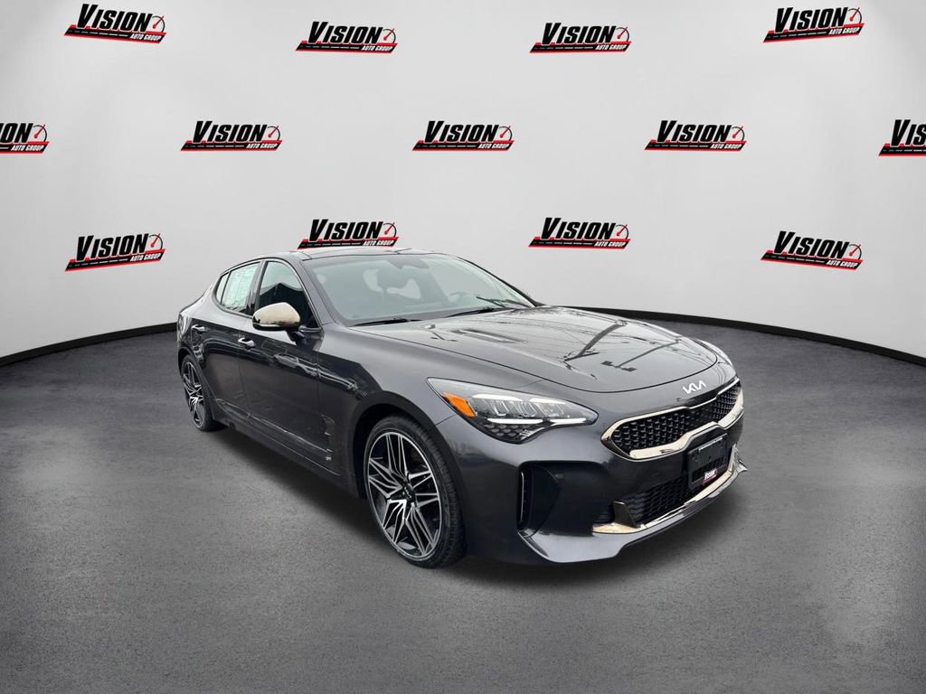 Used 2022 Kia Stinger GT1 image 3