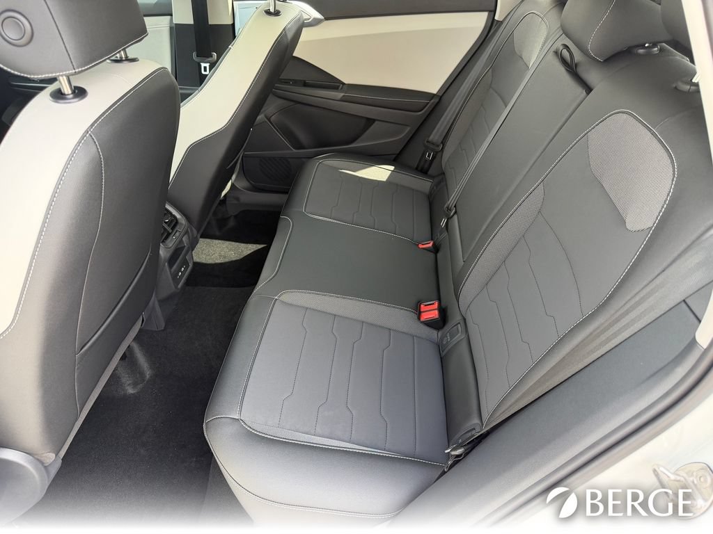 New 2026 Volkswagen Taos SE FWD image 19
