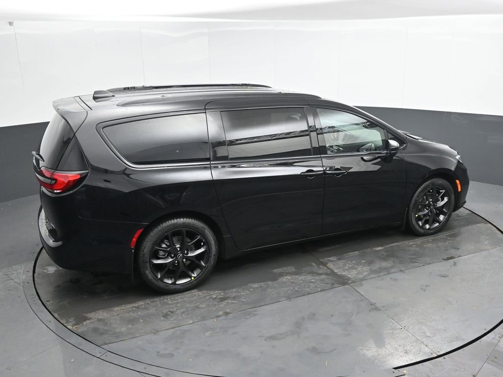 New 2026 Chrysler Pacifica Select image 31