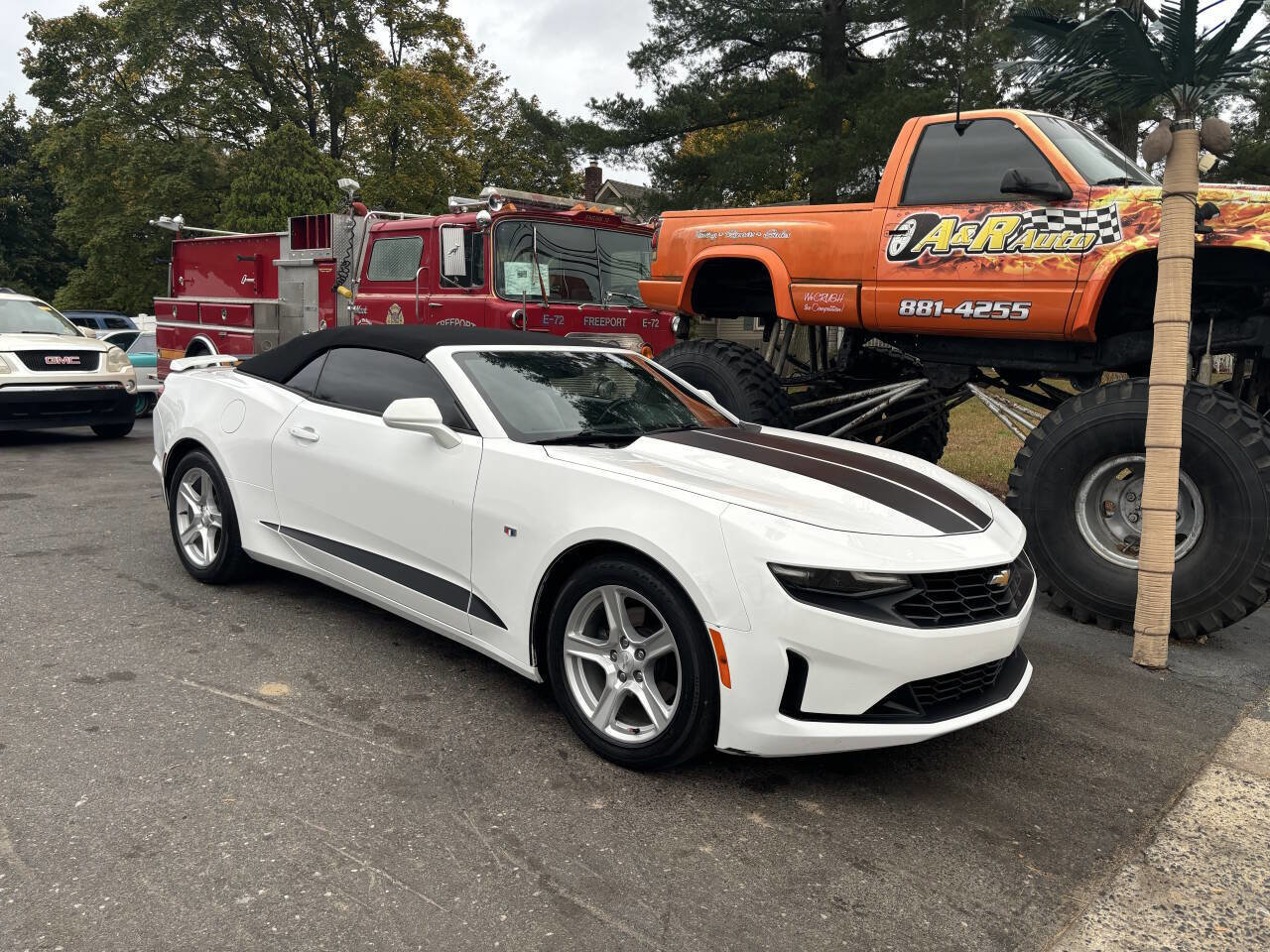 Used 2019 Chevrolet Camaro LT image 2