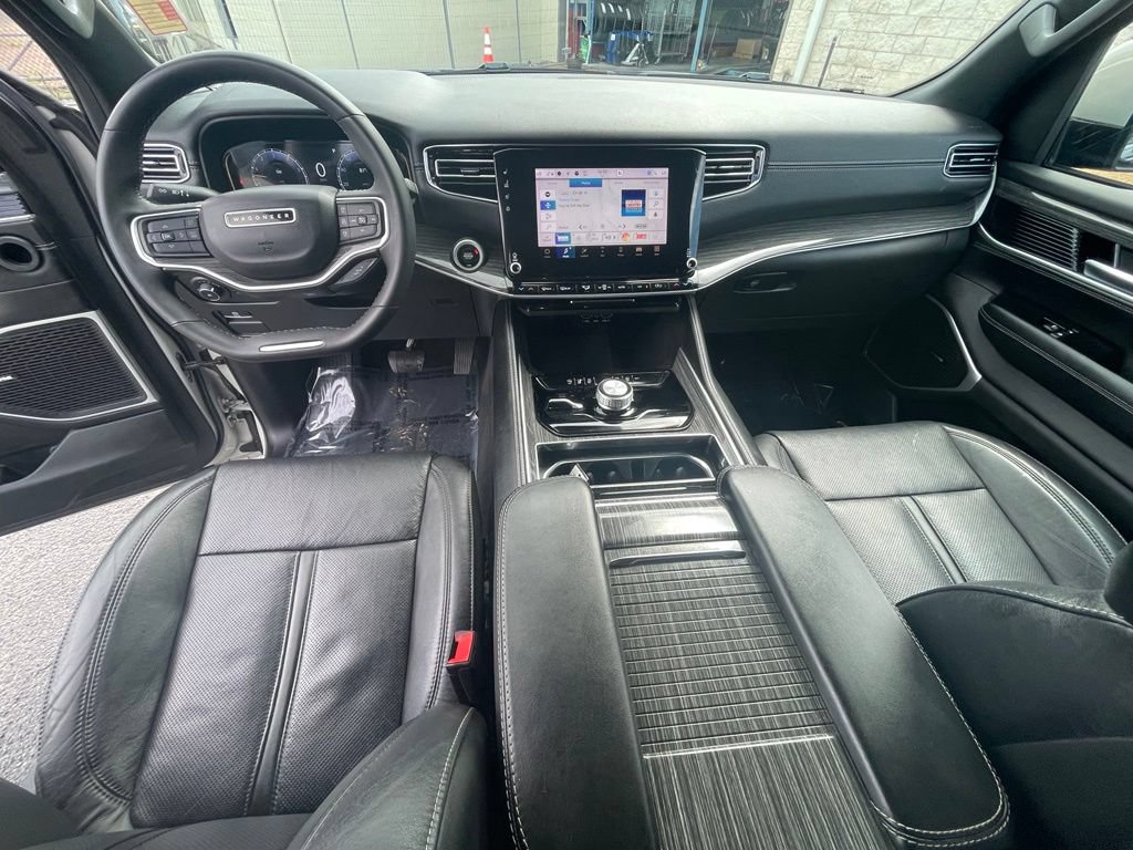 Used 2022 Jeep Wagoneer Series II AWD/4WD image 3