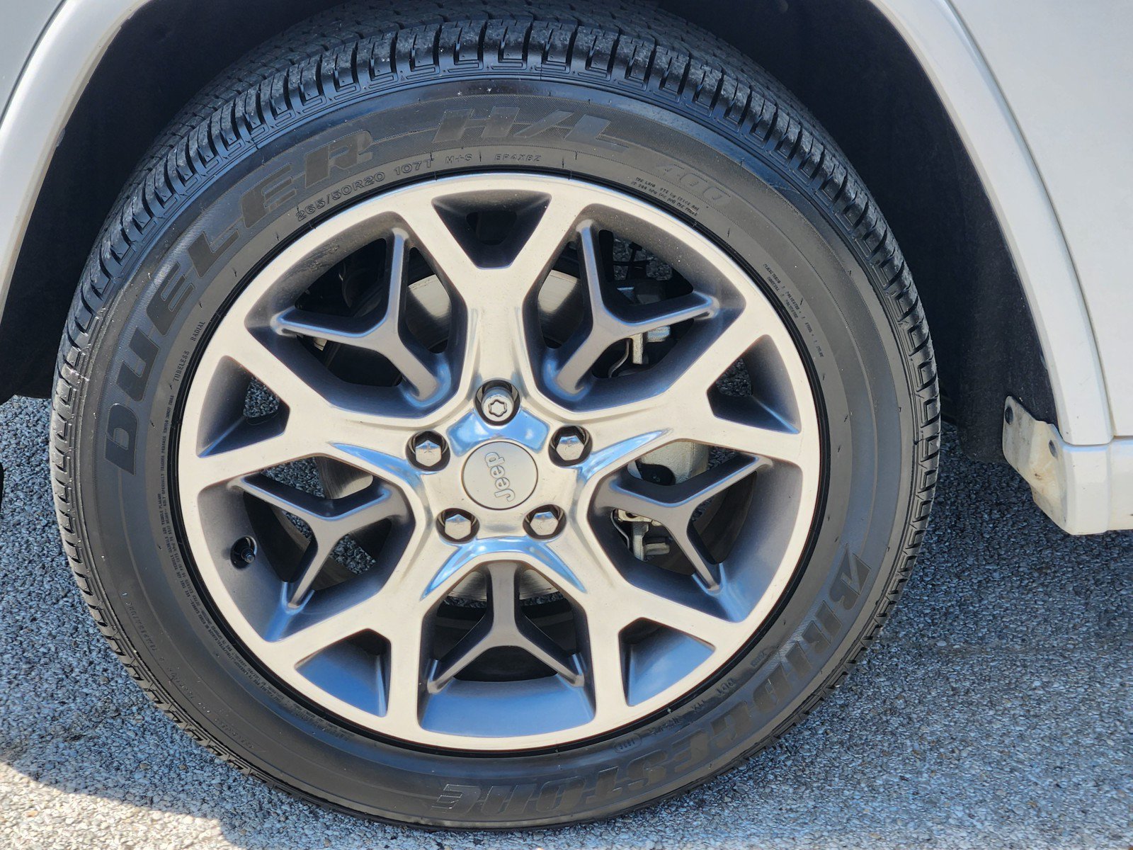 Used 2020 Jeep Grand Cherokee Overland RWD image 30