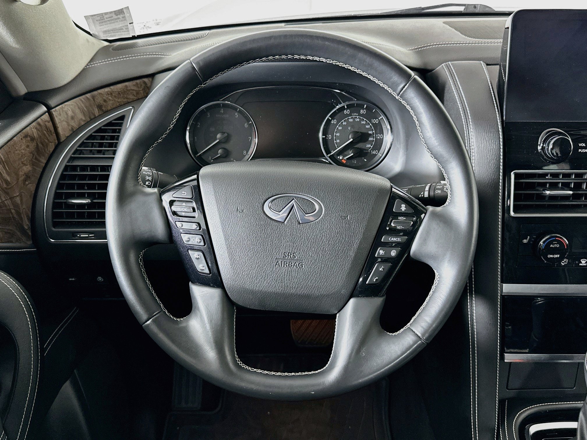 Used 2023 INFINITI QX80 Premium Select w/ Cargo Package AWD/4WD image 18