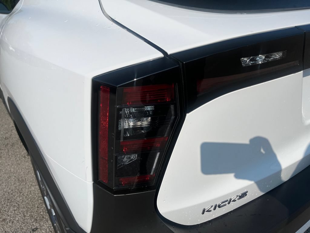 New 2027 Nissan Kicks S FWD image 38
