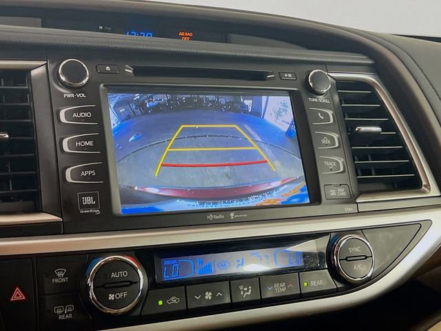 Used 2015 Toyota Highlander Limited w/ Driver Technology Package FWD image 14