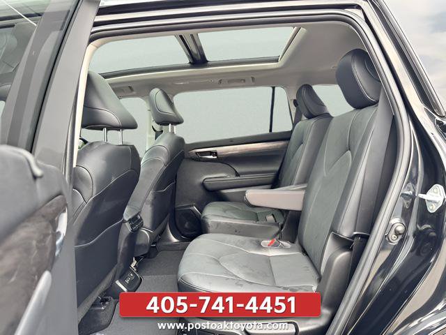 Used 2023 Toyota Highlander Platinum AWD/4WD image 37