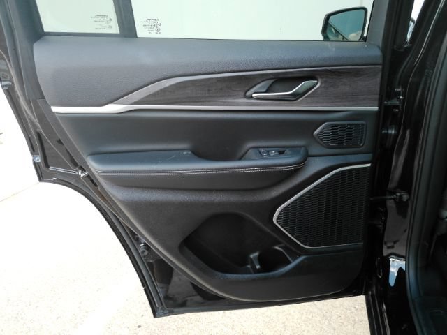 Used 2024 Jeep Grand Cherokee Limited 4xe AWD/4WD image 19