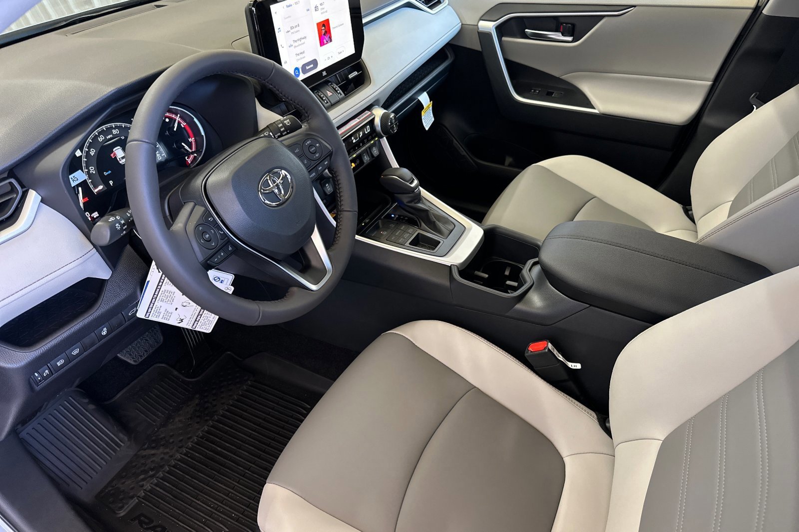 New 2025 Toyota RAV4 XLE Premium image 9