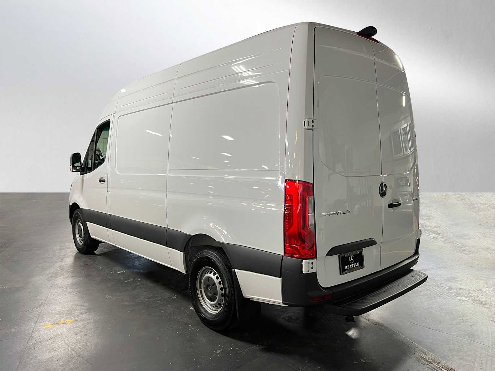 Used 2025 Mercedes-Benz Sprinter 2500 image 5