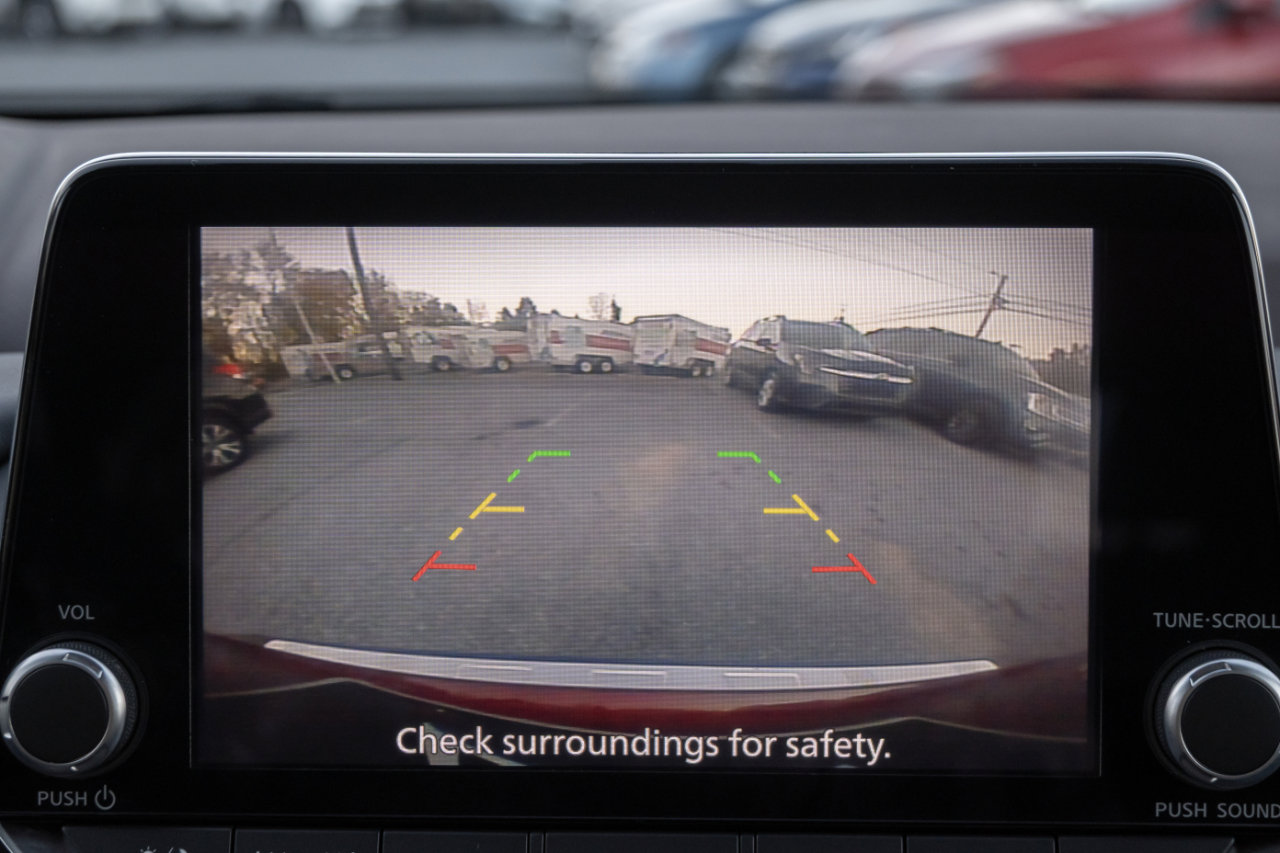 Used 2023 Nissan Rogue SV image 23