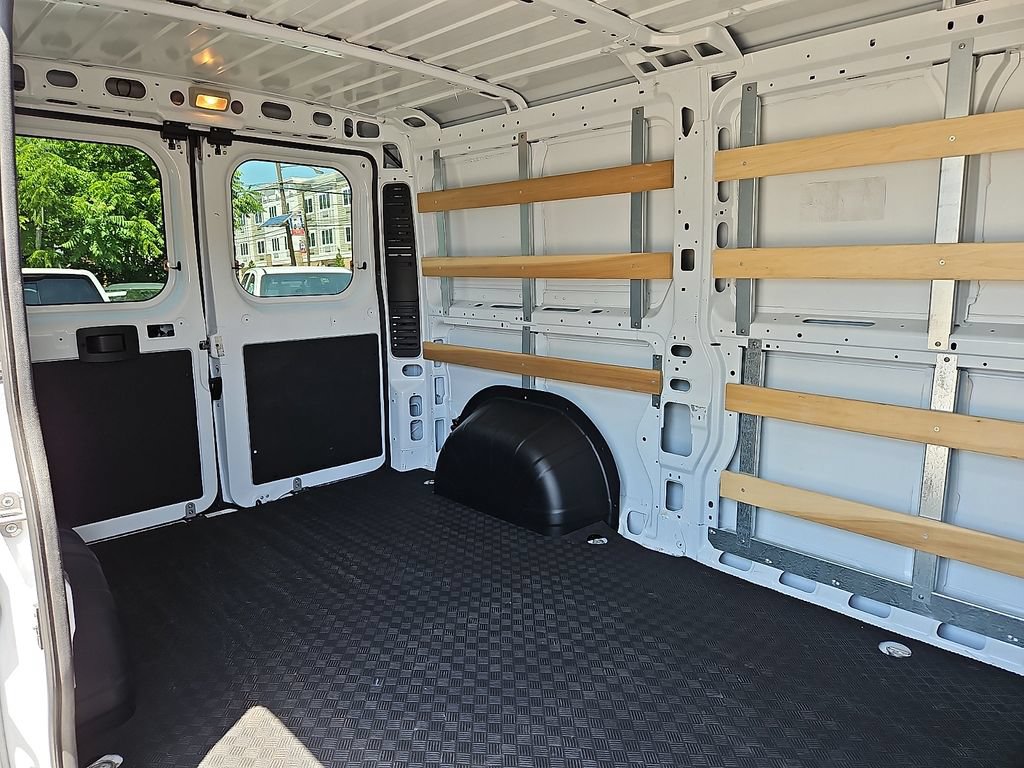 Used 2025 RAM ProMaster 2500 w/ U-Haul Equipment Group FWD image 11