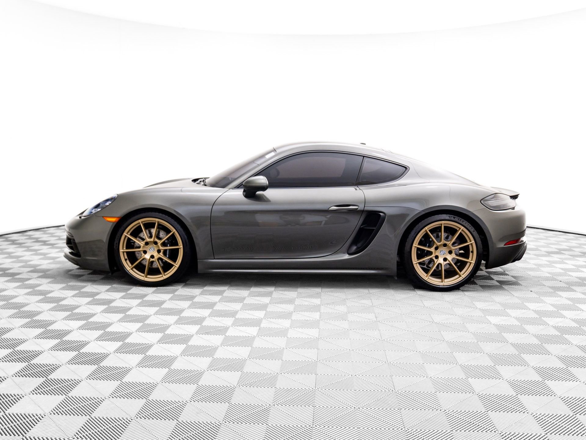 Certified 2024 Porsche 718 Cayman GTS video 2
