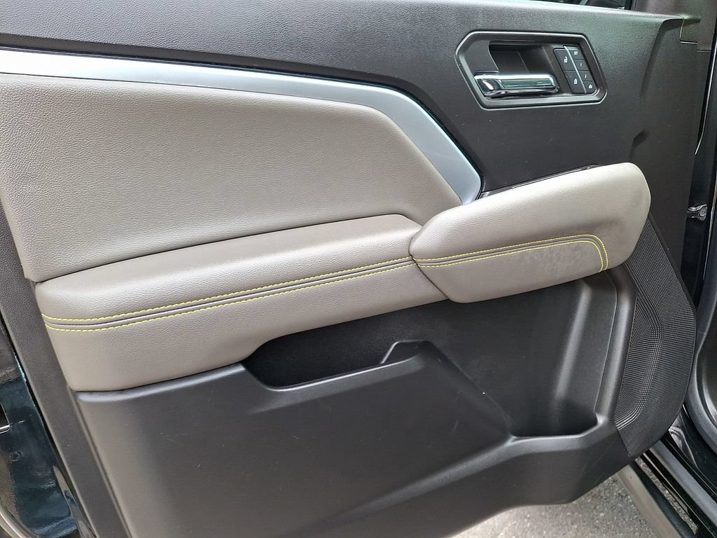 Used 2023 Chevrolet Colorado ZR2 w/ ZR2 Convenience Package III AWD/4WD image 14