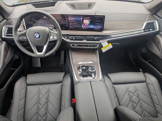 Used 2026 BMW X5 xDrive50e w/ Executive Package image 16