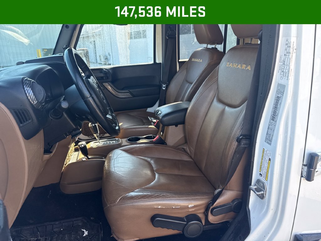 Used 2015 Jeep Wrangler Unlimited Sahara w/ Dual Top Group AWD/4WD image 4