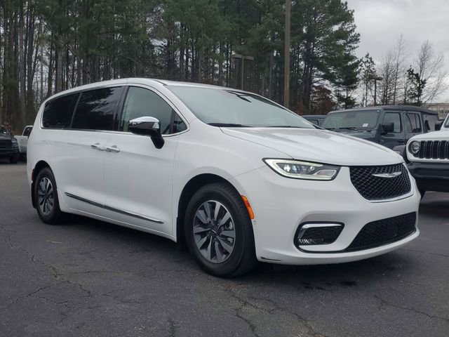 Certified 2023 Chrysler Pacifica Limited image 39