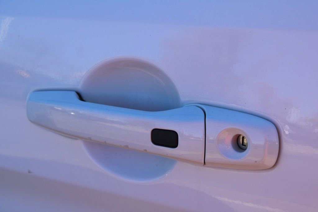 Used 2018 Ford Explorer XLT image 14