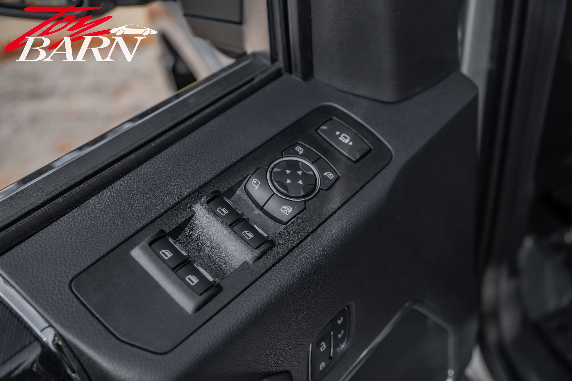 Used 2022 Ford F350 Platinum image 21