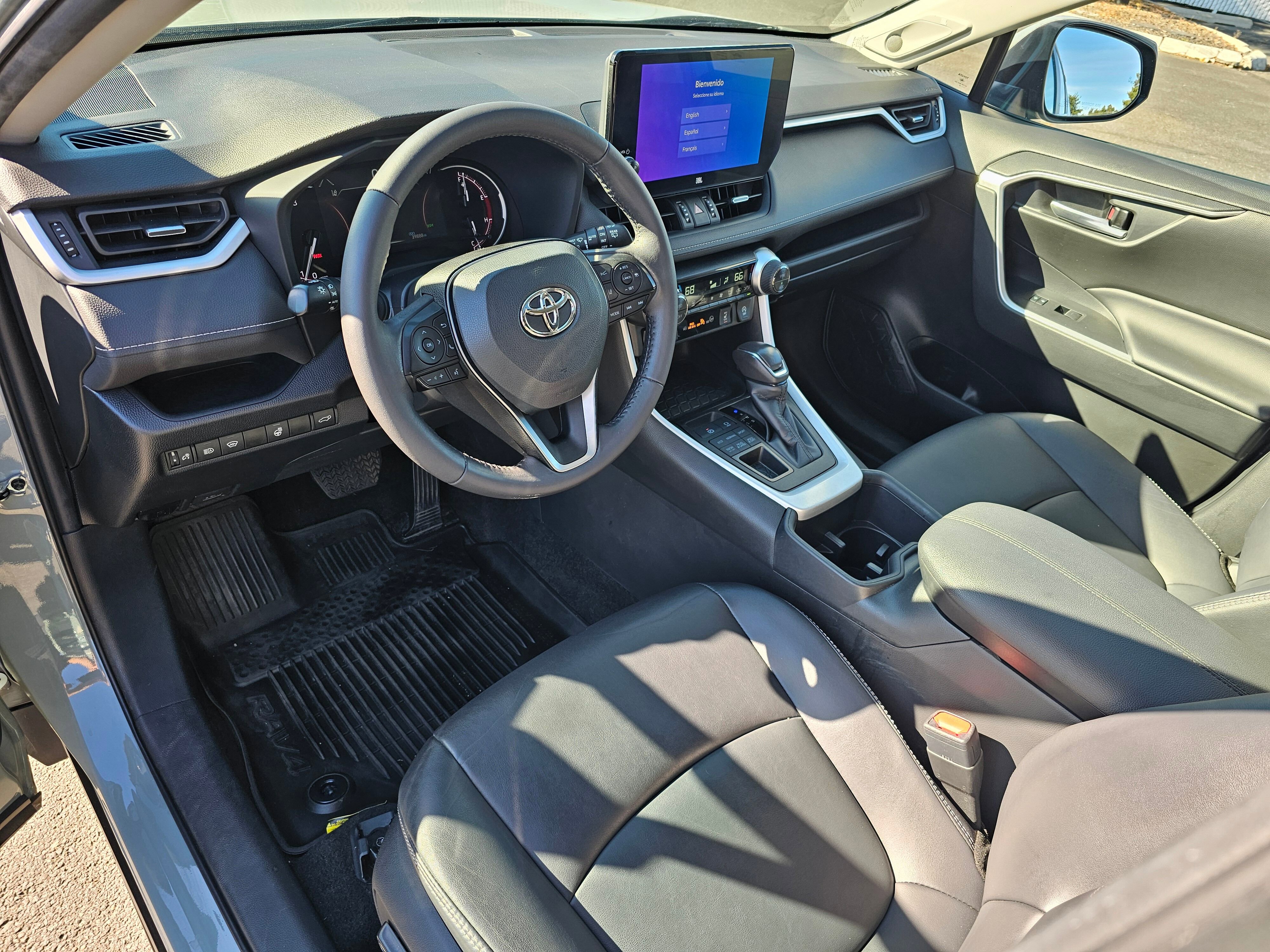 Used 2023 Toyota RAV4 XLE Premium image 2
