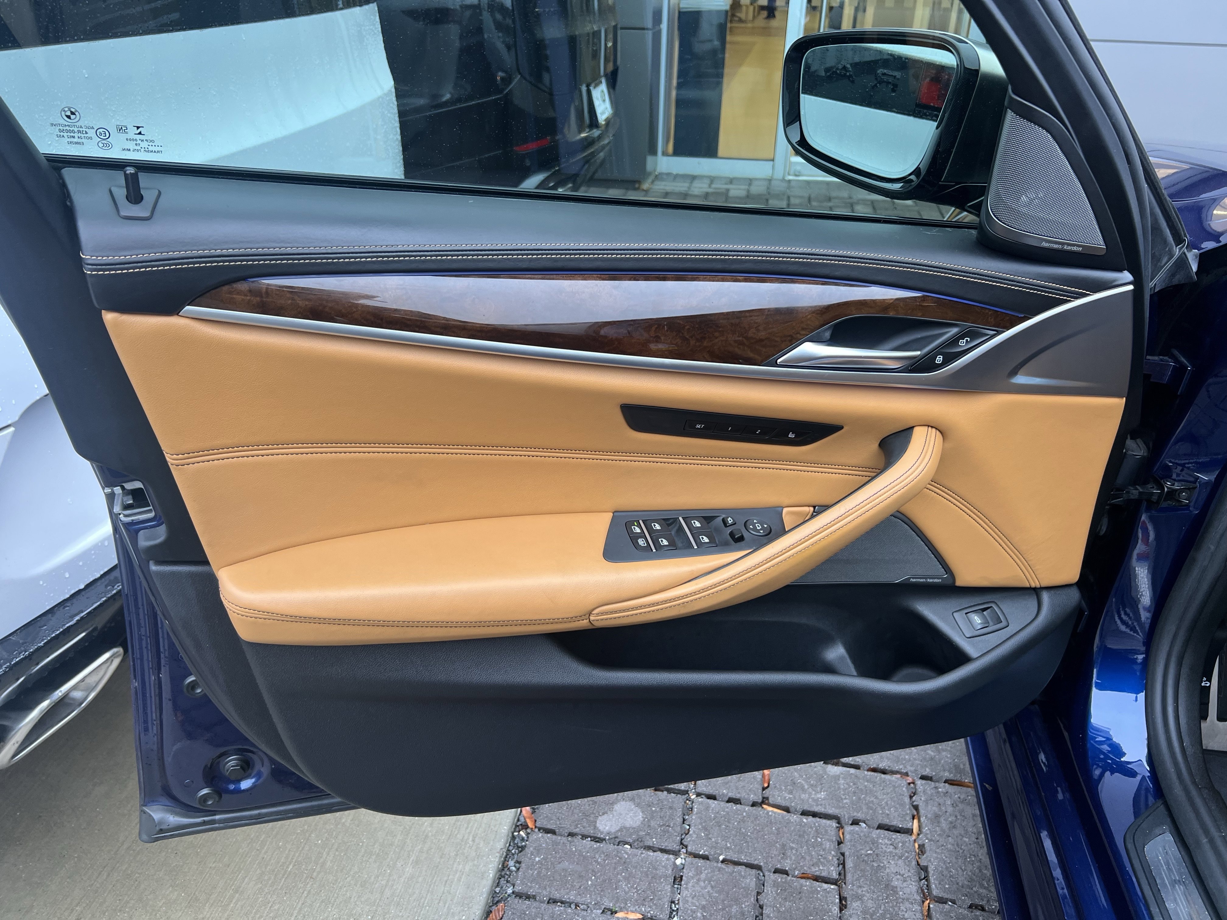 Used 2019 BMW M550i xDrive image 11