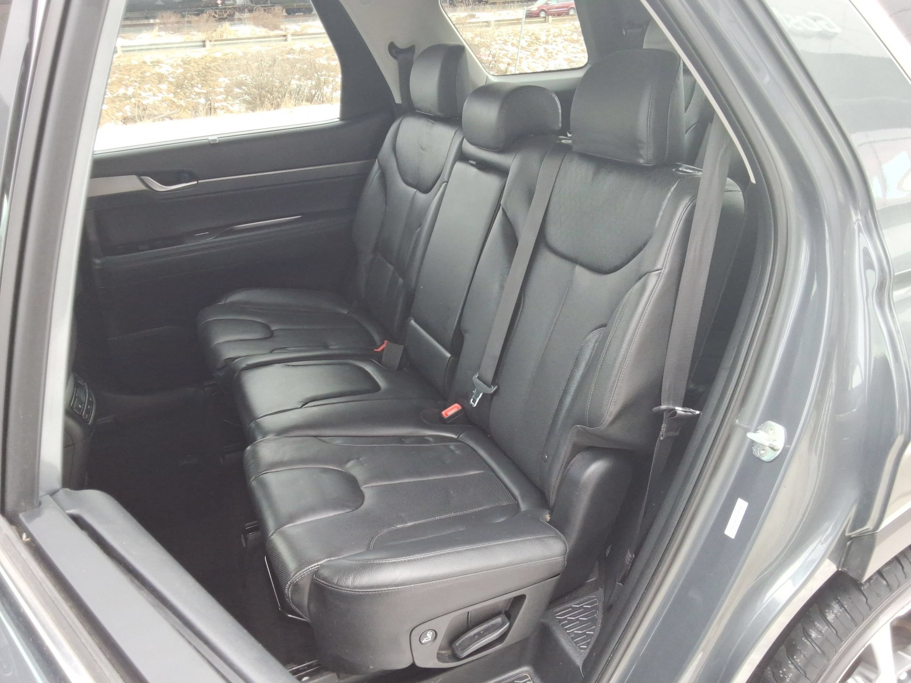 Used 2022 Hyundai Palisade SEL w/ 8P Bench Seat Package AWD/4WD image 30