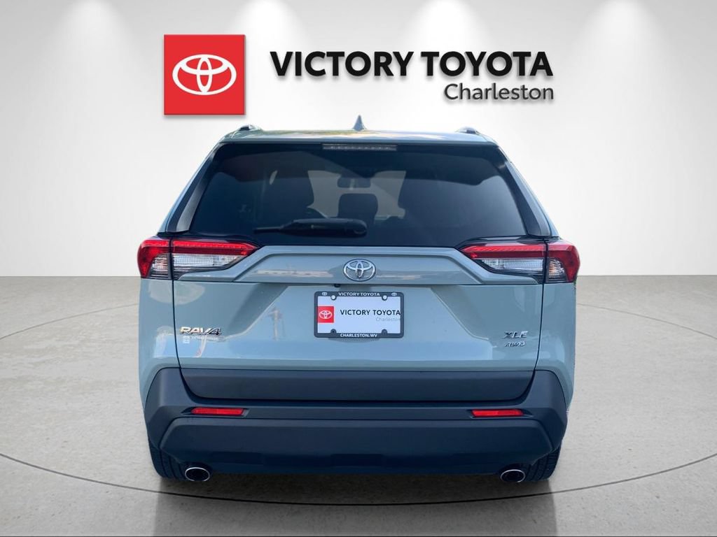 Used 2020 Toyota RAV4 XLE Premium AWD/4WD image 4