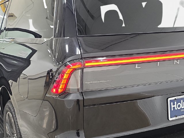 New 2027 Lincoln Navigator L Reserve w/ Jet Appearance Package AWD/4WD image 31
