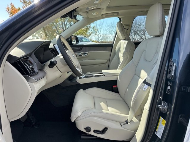 New 2026 Volvo XC90 B6 Ultra w/ Lounge Package image 13