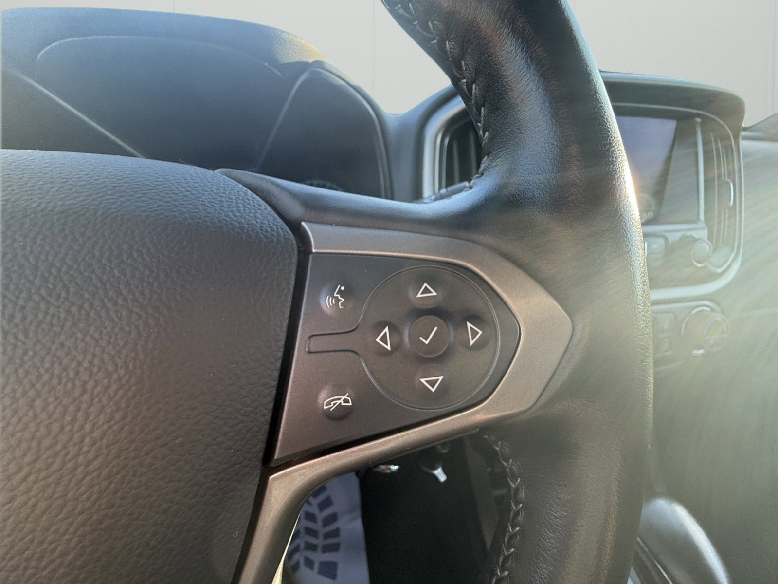 Used 2022 Chevrolet Colorado Z71 image 16