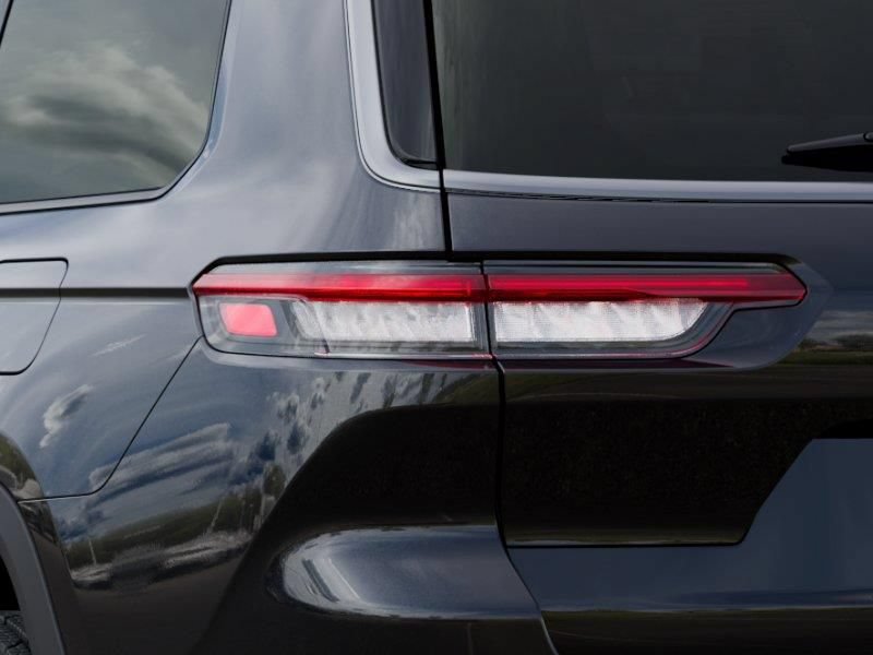 New 2026 Jeep Grand Cherokee L Limited w/ Limited Altitude Package RWD image 9