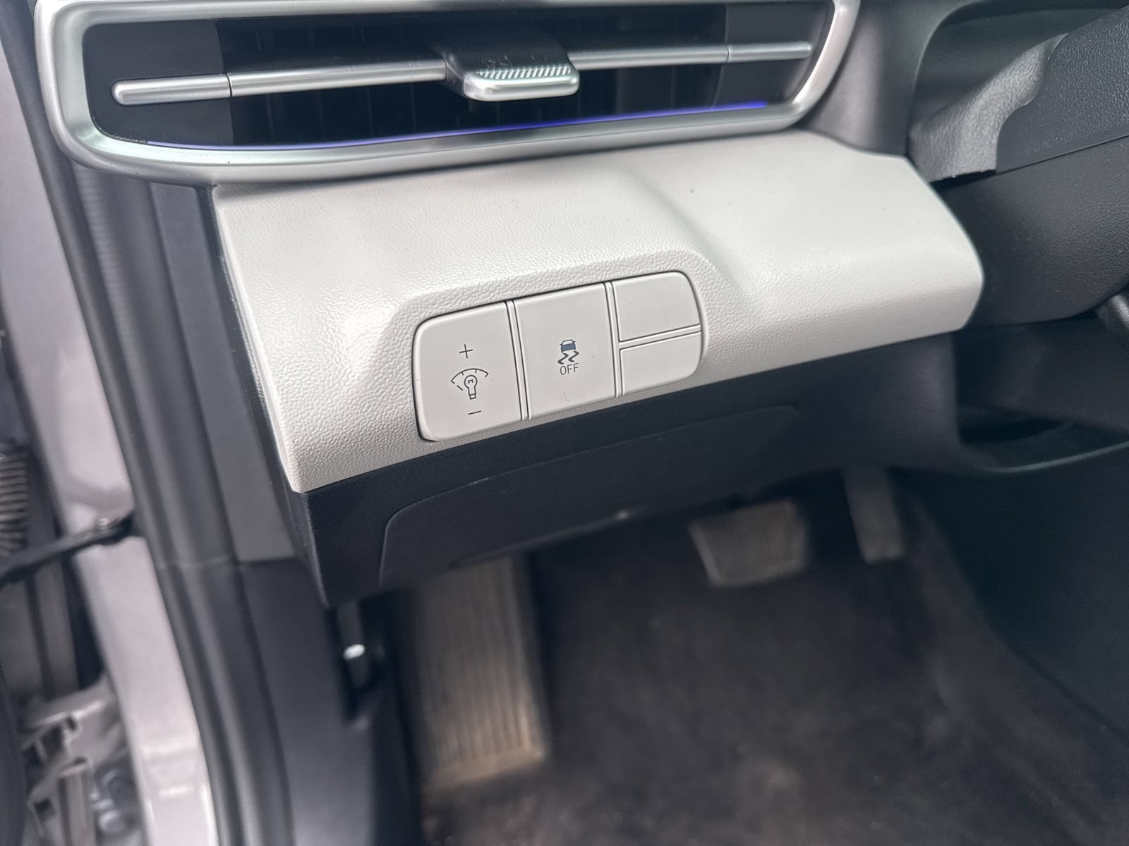 Used 2024 Hyundai Elantra Limited FWD image 20