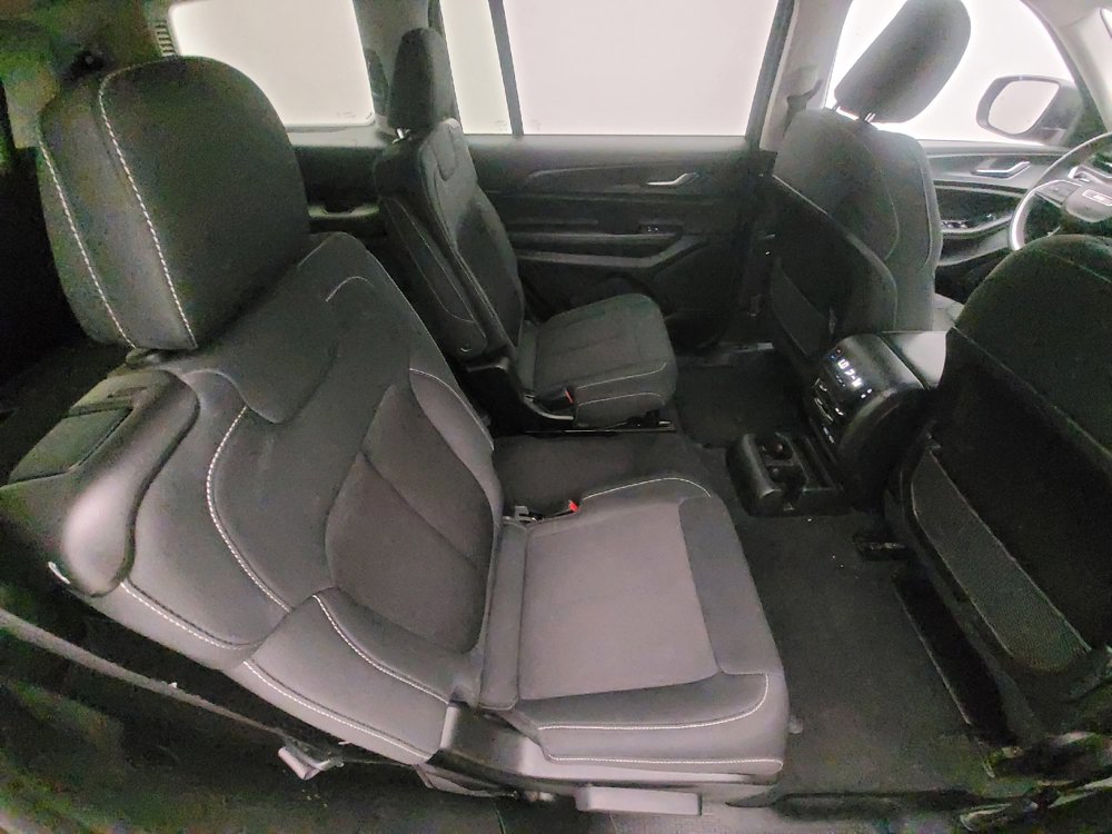 Used 2023 Jeep Grand Cherokee L Laredo image 19